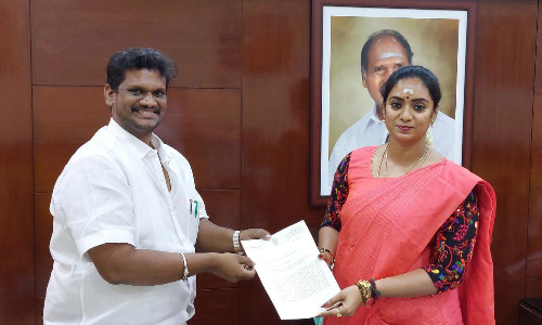 தனியார் பஸ்களின்  பயண நேரத்தை நீட்டிக்க வேண்டும்  சம்பத் எம்.எல்.ஏ. கோரிக்கை