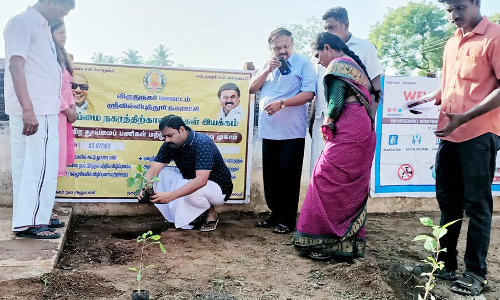 மரக்கன்று நடும் நிகழ்ச்சி