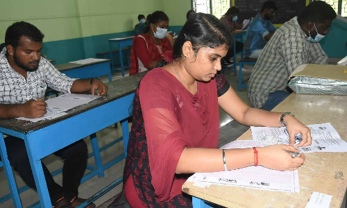 தமிழகம் முழுவதும் 7639 மையங்களில் குரூப்-4 தேர்வு: 22 லட்சம் தேர்வர்கள் பங்கேற்பு