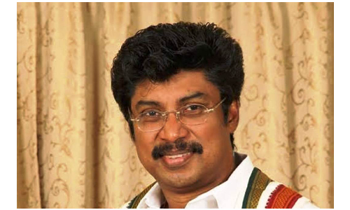 இந்த நிதி ஆண்டிலேயே   கிருஷ்ணகிரி ரெயில்வே பாதை திட்டத்தை கொண்டு வருவேன்-   செல்லகுமார் எம்.பி. பேட்டி