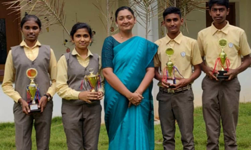 சிபிஎஸ்சி 10-ம் வகுப்பு  பொதுத்தேர்வில் சாதனை