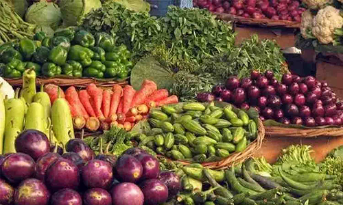 முத்தூா் ஒழுங்குமுறை விற்பனைக்கூடத்தில் 10.35 டன் வேளாண் விளைபொருட்கள்  விற்பனை