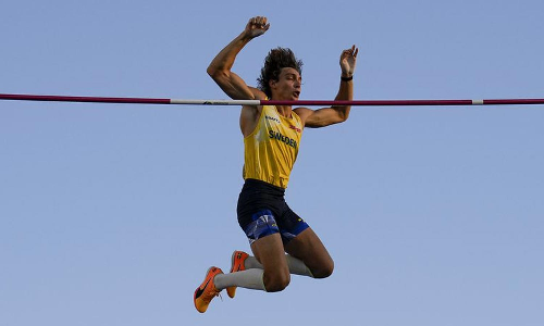 போல்வால்ட் பந்தயத்தில் சுவீடன் வீரர் உலக சாதனை- அமெரிக்கா 33 பதக்கத்துடன் முதலிடம்