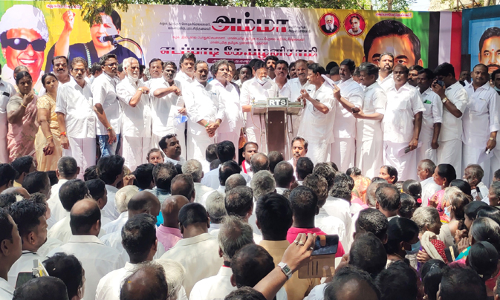 கடலூரில் புதிய பஸ் நிலையம் அமைக்காவிட்டால்  கள்ளக்குறிச்சி மாவட்டம் போல் கடலூர் மாறும்: முன்னாள் அமைச்சர் எம்.சி. சம்பத் பேச்சு.