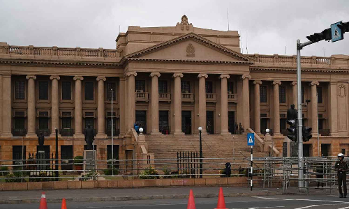 இலங்கையில் 100 நாட்களுக்கு பிறகு மீண்டும் அதிபர் மாளிகை செயல்பட தொடங்கியது