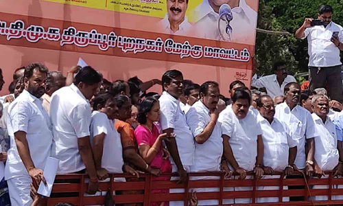 மின் கட்டண உயர்வை கண்டித்துஉடுமலையில் அ.தி.மு.க. ஆர்ப்பாட்டம்