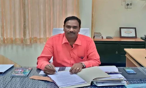 மாணவி பாலியல் புகார் - சேலம் பெரியார் பல்கலைக்கழக பதிவாளர் கைது