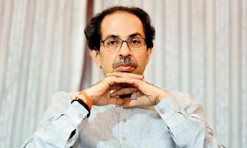 உத்தவ் தாக்கரே எத்தனை முறை முதல்-மந்திரி அலுவலகத்திற்கு வந்தார்?: அதிருப்தி எம்.எல்.ஏ. கேள்வி