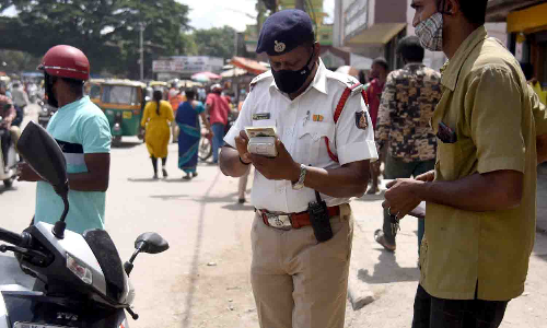 பல்லடத்தில் போக்குவரத்து விதிகளை மீறிய 706 பேர் மீது வழக்கு