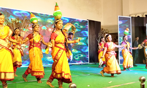 புதுக்கோட்டையில் 1,000 பேர் 8 மணி நேர தொடர் நடனம்