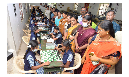 கிருஷ்ணகிரி மாவட்ட அளவில்  நடந்த செஸ் போட்டி