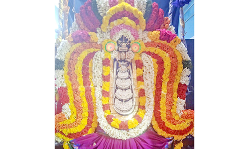 பத்ரகாளியம்மன் கோவிலில் ஊஞ்சல் உற்சவம்