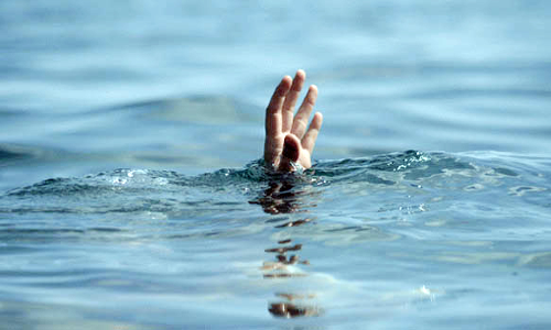 ஆற்றில் அடித்து செல்லப்பட்ட வாலிபர் 1 வாரத்துக்கு பிறகு பிணமாக மீட்பு