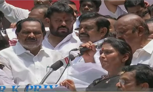 ஆர்ப்பாட்டத்தில் ஈடுபட்ட எடப்பாடி பழனிசாமி திடீர் மயக்கம்