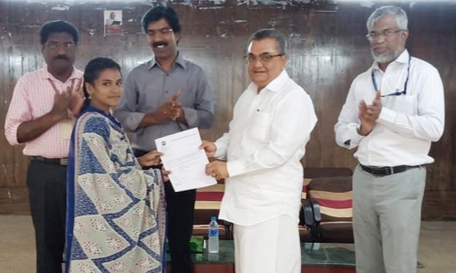 மாணவர்களுக்கு பணி நியமன ஆணை