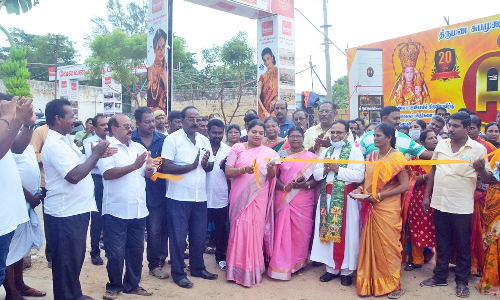 தூத்துக்குடியில்  மாதா கோவில் பொருட்காட்சி- அமைச்சர் கீதாஜீவன் திறந்து வைத்தார்