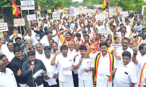 கோவையில் தே.மு.தி.க.வினர் ஆர்ப்பாட்டம்