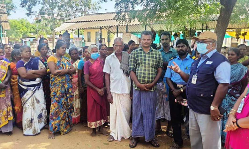 மகாராஜாநகர் உழவர் சந்தையில்  வியாபாரிகளுக்கு உணவு பாதுகாப்பு குறித்த பயிற்சி