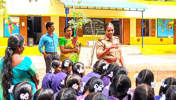 பள்ளியில் விழிப்புணர்வு நிகழ்ச்சி பள்ளியில் விழிப்புணர்வு நிகழ்ச்சி