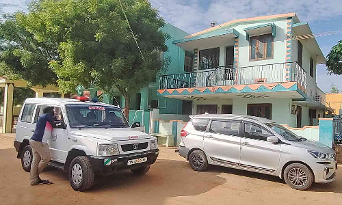 ஆழ்வார்திருநகரி அருகே வீடு புகுந்து 55 பவுன் நகை, பணம் கொள்ளை