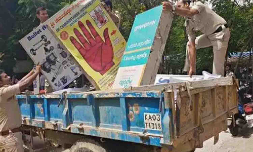 உடுமலை பகுதியில் அனுமதியின்றி வைக்கப்பட்ட பிளக்ஸ் பேனர்கள் அகற்றம்