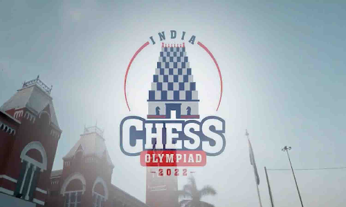 செஸ் ஒலிம்பியாட் போட்டி வீரர்களை வரவேற்கும் குழுவில் இடம் பெற்ற திருப்பூர் மாணவர்