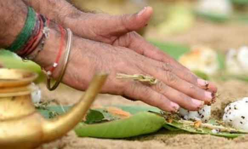 கோவில் தெப்பக்குளம் பகுதியில் தர்ப்பணம் செய்ய தடை