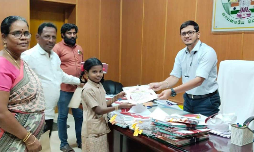 காமராஜர் பிறந்த தின பேச்சுப்போட்டியில்  சேரன்மகாதேவி அரசு பள்ளி மாணவி 2-ம் இடம்