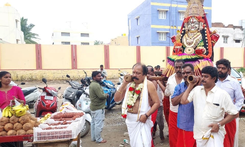 ஓசூர் கோட்டை மாரியம்மன் கோவிலில் சிறப்பு பூஜைகள்