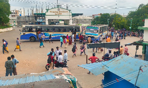 குற்ற சம்பவங்களை தடுக்க   சூளகிரி பஸ் நிலையப்பகுதியில் போலீசார் தீவிர ரோந்து பணியில் ஈடுபட வேண்டும்-   சமூக ஆர்வலர்கள் கோரிக்கை