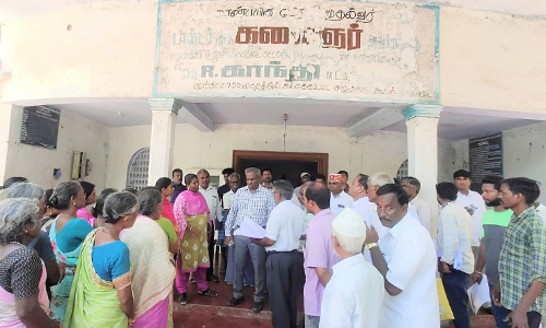 பெரியார் நினைவு சமத்துவபுரத்தில் சாலை அமைக்கும் பணி தீவிரம்