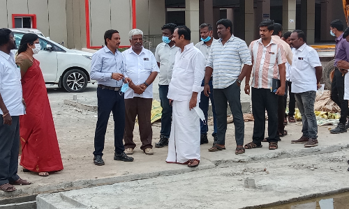 வேலூர் புதிய பஸ் நிலையத்தில் எம்.எல்.ஏ., மேயர் திடீர் ஆய்வு