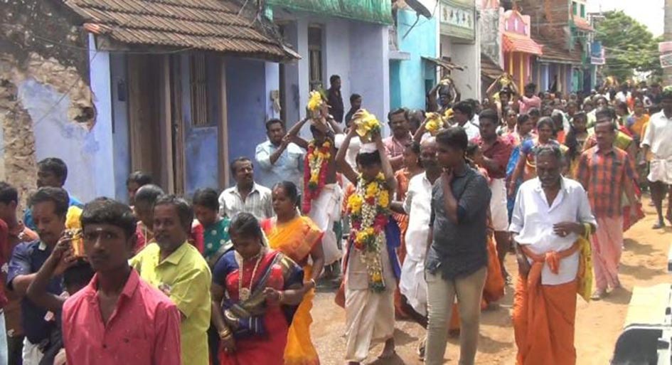 சாத்தான்குளம் அங்காள ஈஸ்வரி அம்மன் கோவில் பால்குடம் ஊர்வலம் சாத்தான்குளம் அங்காள ஈஸ்வரி அம்மன் கோவில் பால்குடம் ஊர்வலம்