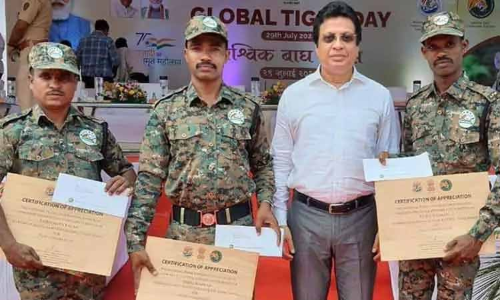 3 வேட்டை தடுப்பு காவலர்களுக்கு மத்திய அரசு விருது