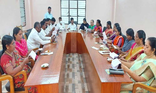 கன்னியாகுமரியில் சீசன் கடைகள் அமைக்க அனுமதிக்க வேண்டும்