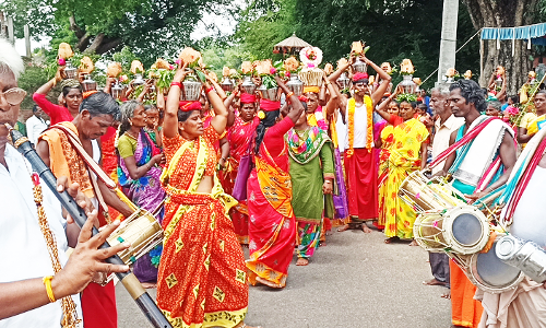 காளியம்மன் கோவிலில் பாலாபிஷேக விழா