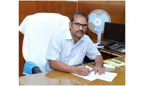 நீர் நிலை ஆக்கிரமிப்புகளை அகற்றுவதில்  அலுவலர்கள் பாரபட்சமின்றி செயல்பட வேண்டும்  -கலெக்டர் ஜெயசந்திரபானுரெட்டி உத்தரவு