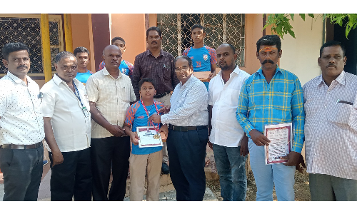 சென்னையில் நடைபெறும் செஸ் ஒலிம்பியாட் பயிற்சிக்கு அருர் பள்ளி மாணவன் தேர்வு