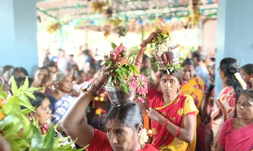 மாரியம்மன் கோவிலில் பால்குட திருவிழா