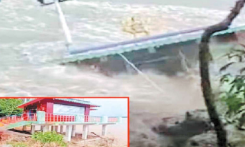 கோவிலை அடித்து சென்ற ஆற்று வெள்ளம்