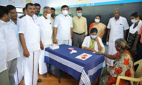 மக்களை தேடி மருத்துவத்திட்டத்தின்கீழ் திருப்பூா் மாவட்டத்தில் இதுவரை 11.55 லட்சம் பேருக்கு பரிசோதனை - அமைச்சர் மு.பெ.சாமிநாதன் தகவல்