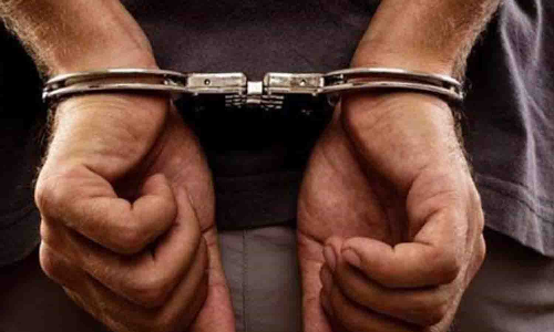 குன்னத்தூர் அருகே நண்பர் வீட்டில் திருடிய 2 பேர் கைது