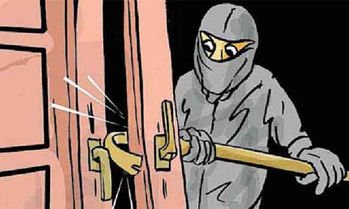 பூட்டிய வீட்டில் திருட்டு