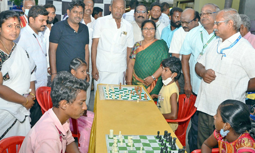 மாணவ, மாணவிகளுக்கு செஸ் விழிப்புணர்வு போட்டி