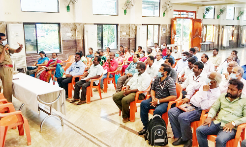 பள்ளிகளில் கட்டாயம் கண்காணிப்பு கேமரா பொருத்த வேண்டும்