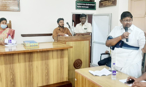குடிநீர் கட்டணத்தை  குறைக்க நகரசபை கூட்டத்தில் தீர்மானம்