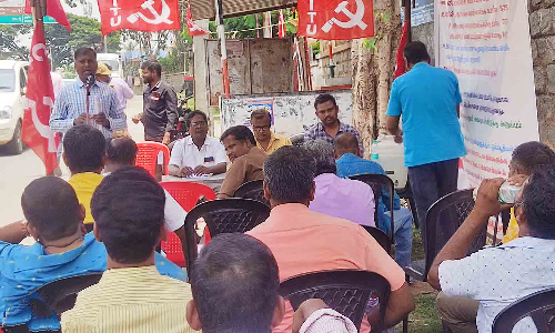 ஓசூரில்  போக்குவரத்து ஊழியர் சங்கத்தின் போராட்ட விளக்க கூட்டம்