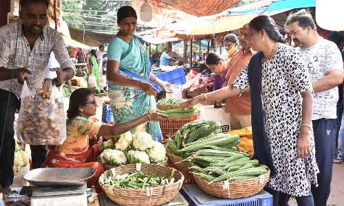 வ.உ.சி மார்க்கெட்டில் காய்கறி விலை உயர்ந்தது
