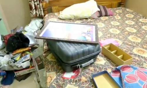 ஆலங்குடி அருகே ஓய்வு பெற்ற அதிகாரி வீட்டில் நகை-பணம் கொள்ளை