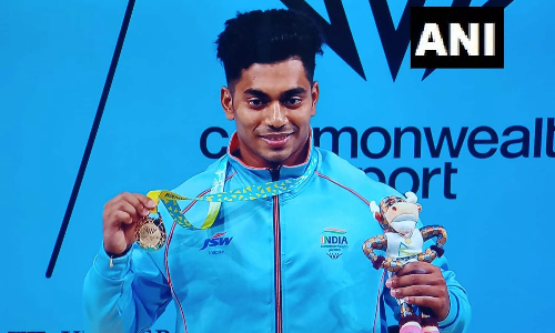 காமன்வெல்த் போட்டி -  பளு தூக்குதலில் இந்தியாவுக்கு 3வது தங்கம் வென்றார் அச்சிந்தா ஷூலி